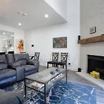 Entire Condo In Dallas, Texas