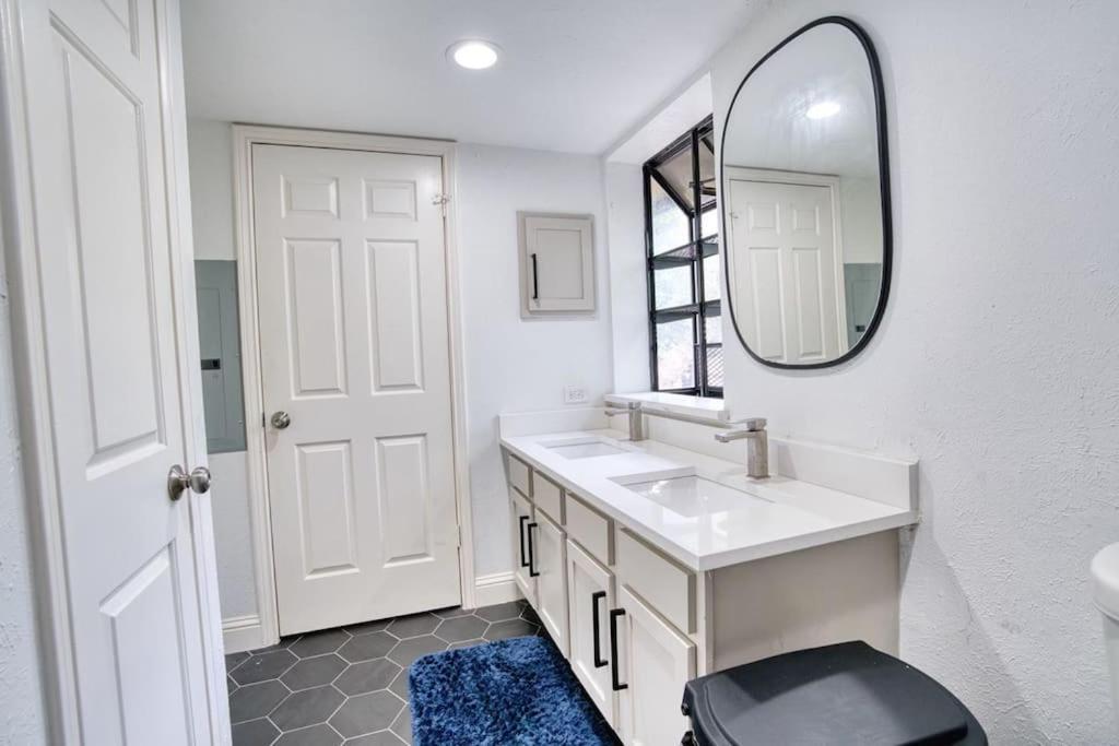 Apartment Entire In Dallas, Texas Dallas